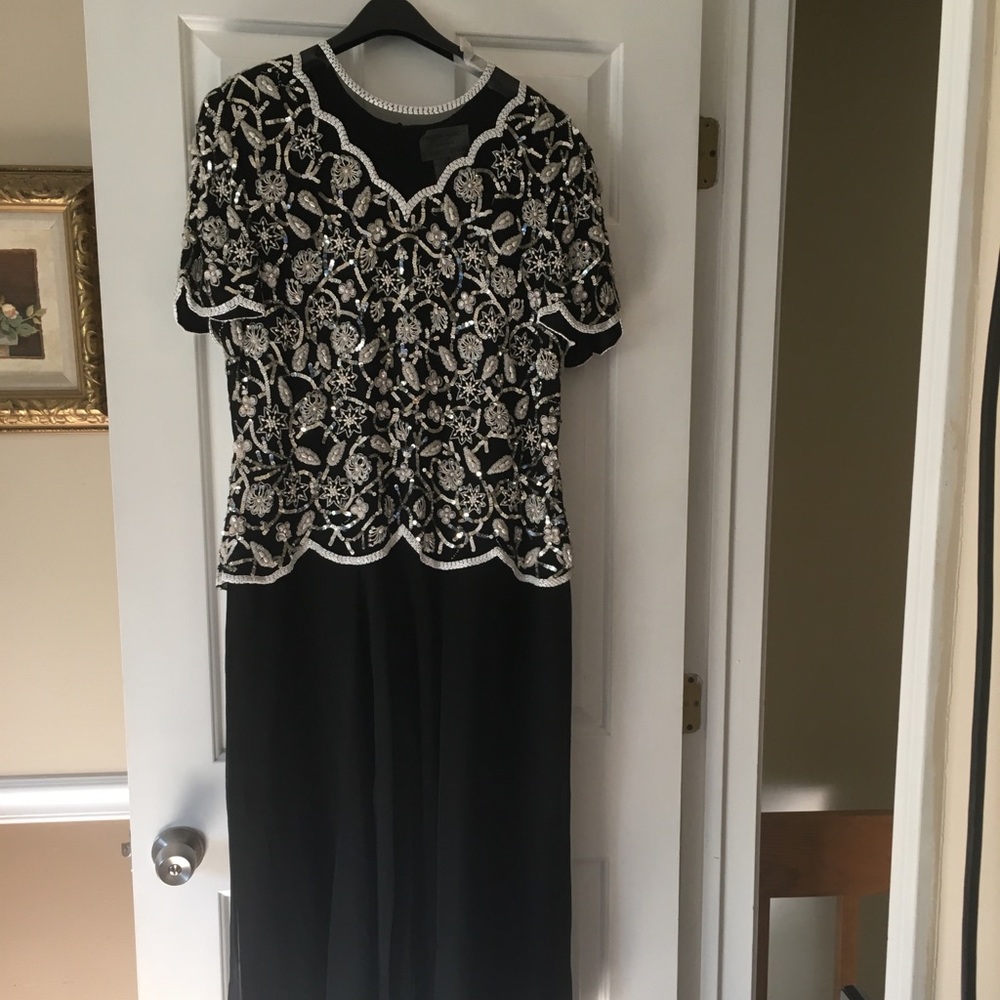 Cruze, Formal Evening , Beaded & Sequence Dress.